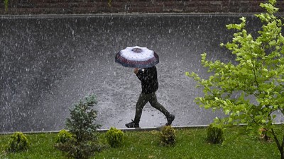 Göz gözü görmeyecek! Meteoroloji'den sağanak yağış uyarısı! Bugün dışarı çıkacaklar dikkat