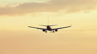 Uçakta taşkınlık yapanlara 27 bin lira ceza kesilecek