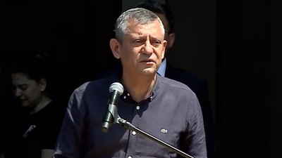Özgür Özel, Ferdi Zeyrek'in cenazesinde hıçkırıklara boğuldu