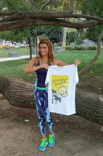 Ece Vahapoğlu, Yeşilay için tasarladı