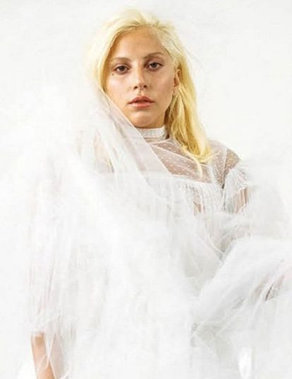 Lady Gaga gelinlik giyerse...