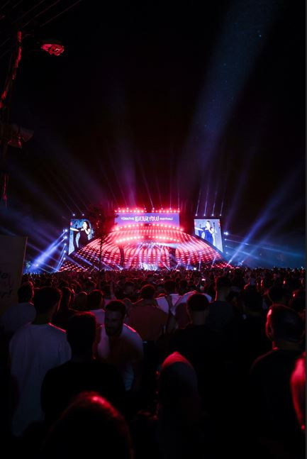 Van Kültür Yolu’nda Ebru Yaşar rüzgarı! Ebru Yaşar'ın 150 bin kişilik dev korosu! - Resim : 7