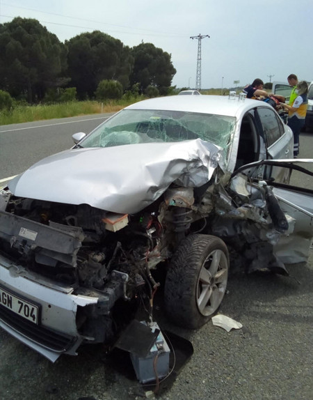 Balıkesir'de korkunç kaza: Ölü ve yaralı var - Resim : 2