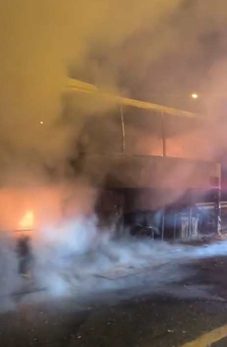 Yolcu otobüsü küle döndü! - Resim : 3