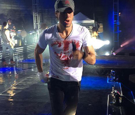 Sahne şovu kanlı bitti