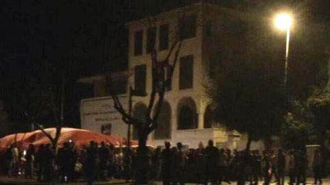 Beren Saat'e bir garip protesto