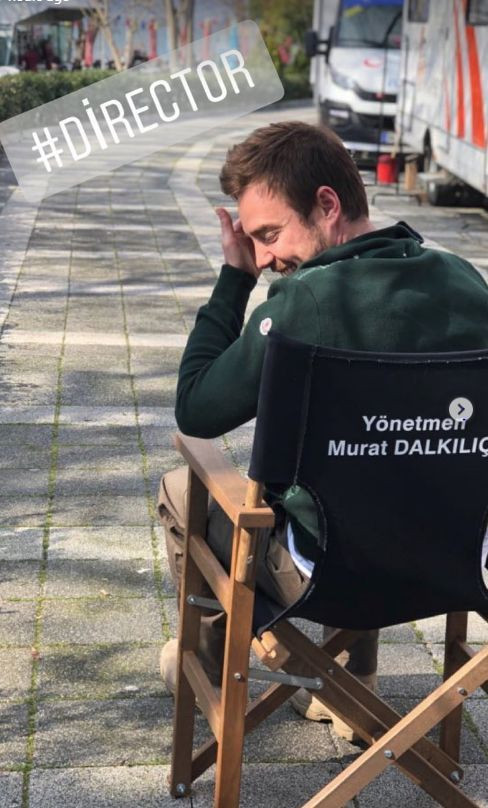 Ünlü popçu Murat Dalkılıç yapım şirketi kurup hangi filmin yönetmen koltuğuna oturdu? - Resim : 2