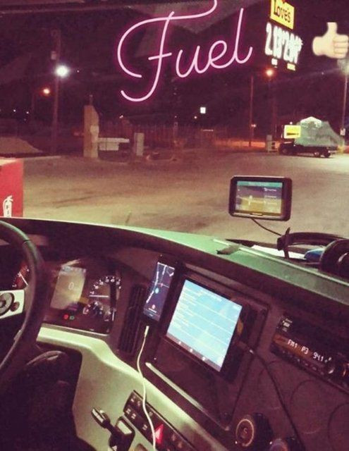 Tolga Karel iflas etti, TIR şoförü oldu! - Resim : 4