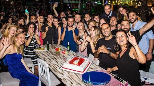 Online mekan rehberinde 'Curcuna'lı kutlama!