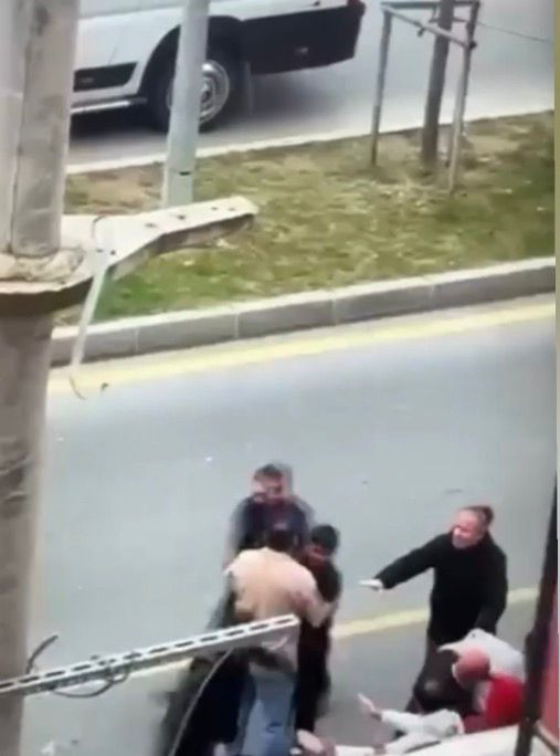 'Sinyal' kavgasında çocuğunun önünde babaya dehşeti yaşattı!