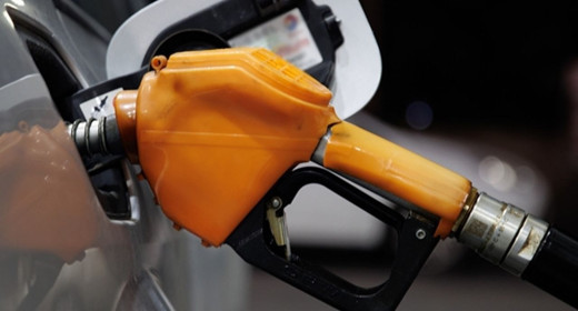 Akaryakıtta çifte müjde: Tabela gece yarısı değişti! İşte 28 Kasım 2025 Cuma gününe ilişkin güncel benzin, motorin ve LPG fiyatları...