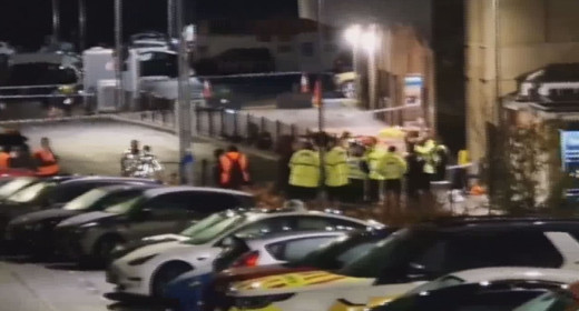 Trende bıçaklı saldırı! Çok sayıda kişi yaralandı