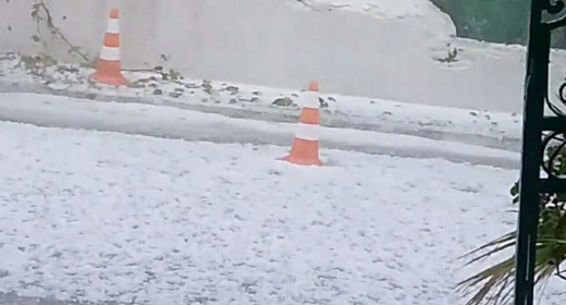 Dolu yağdı, ortalık beyaza büründü!