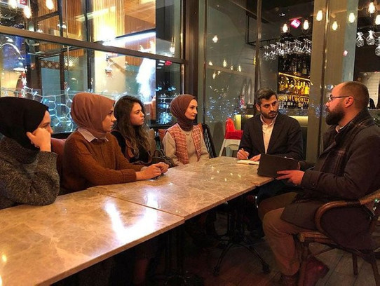 Deniz Çakır başörtülü kadınlara kafede hakaret davasında karar çıktı. "Arabistan'a gidin. Burada nasıl oturuyorsunuz" dediği iddia edilmişti. - Resim : 2