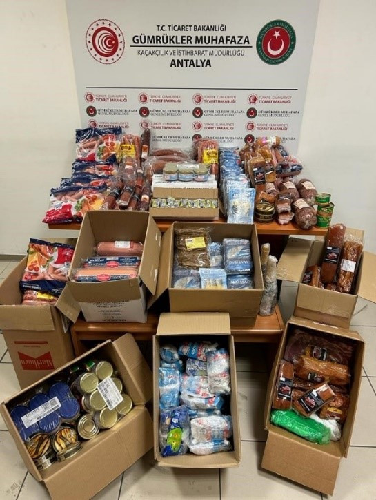 Görenler inanamadı. Rus yolcunun valizinden çıkanlar şoke etti. Değeri binlerce lira... - Resim : 3