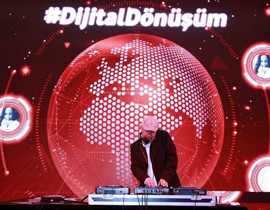 Liderler, dijitalleşmeyi konuştu - Resim : 4