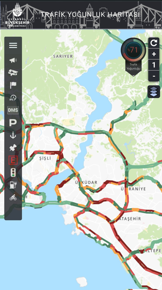 Depremler sonrası trafik kilitlendi