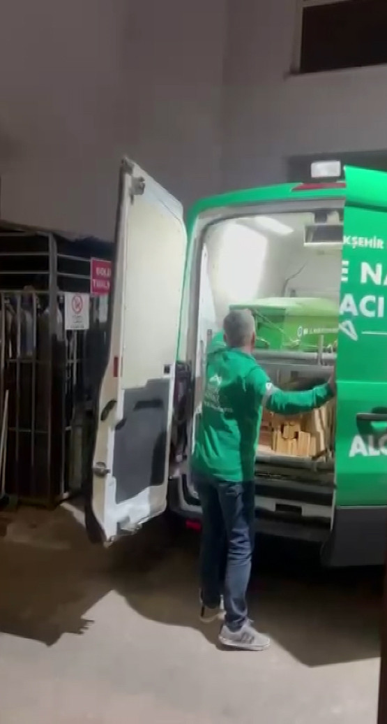 Feci olay! Evde çıkan yangında can verdi