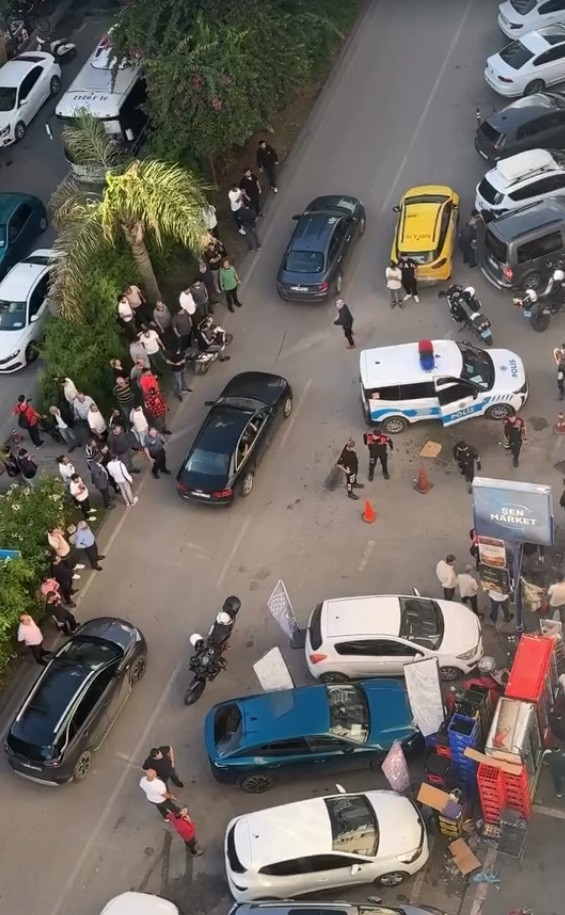 Oyun salonuna pompalı saldırı! Tüfeği atıp kaçan saldırgan kamerada - Resim : 2