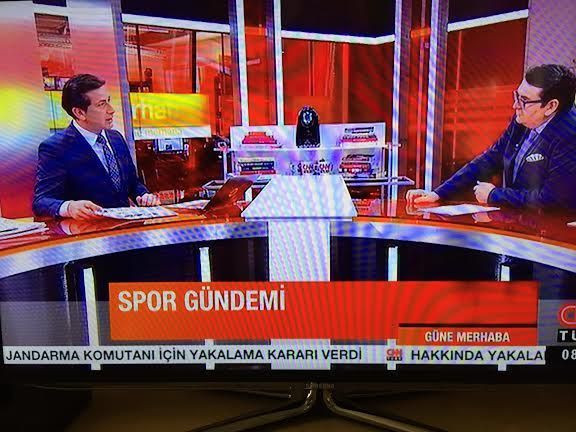 CNN Türk spikerinin dayanamadığı görüntüler
