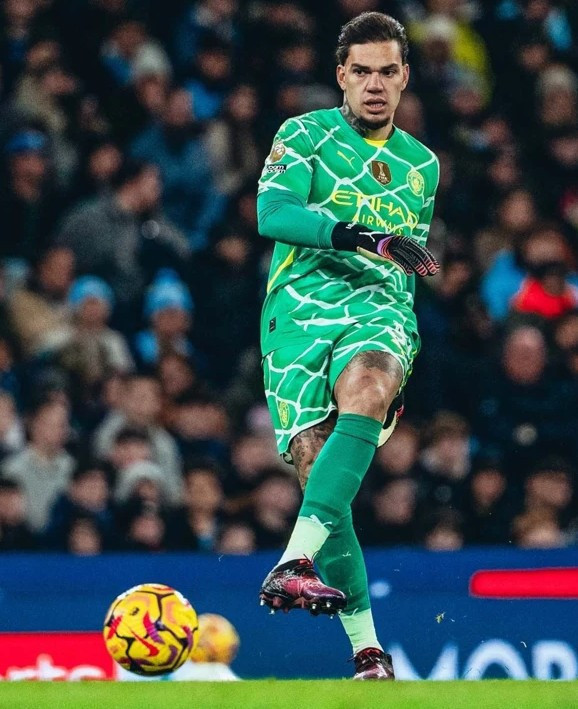 Muslera'nın yeri doluyor! Galatasaray yıldız futbolcuyla anlaştı