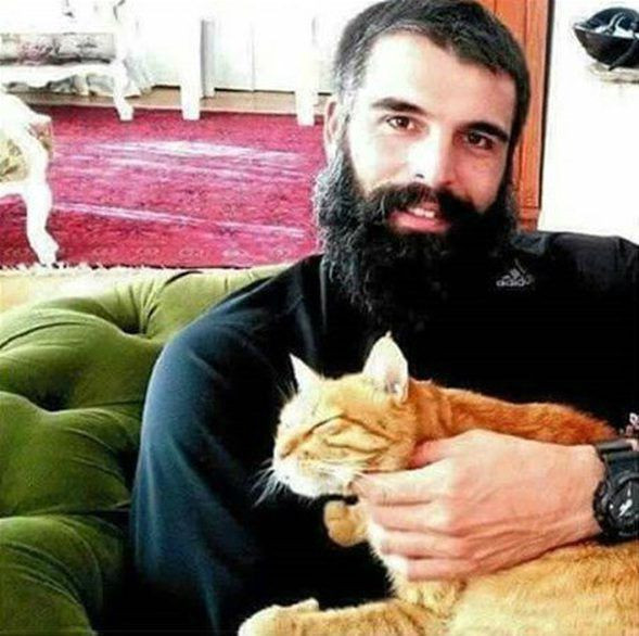 Mehmet Akif Alakurt'un yeni imajı şaşırttı