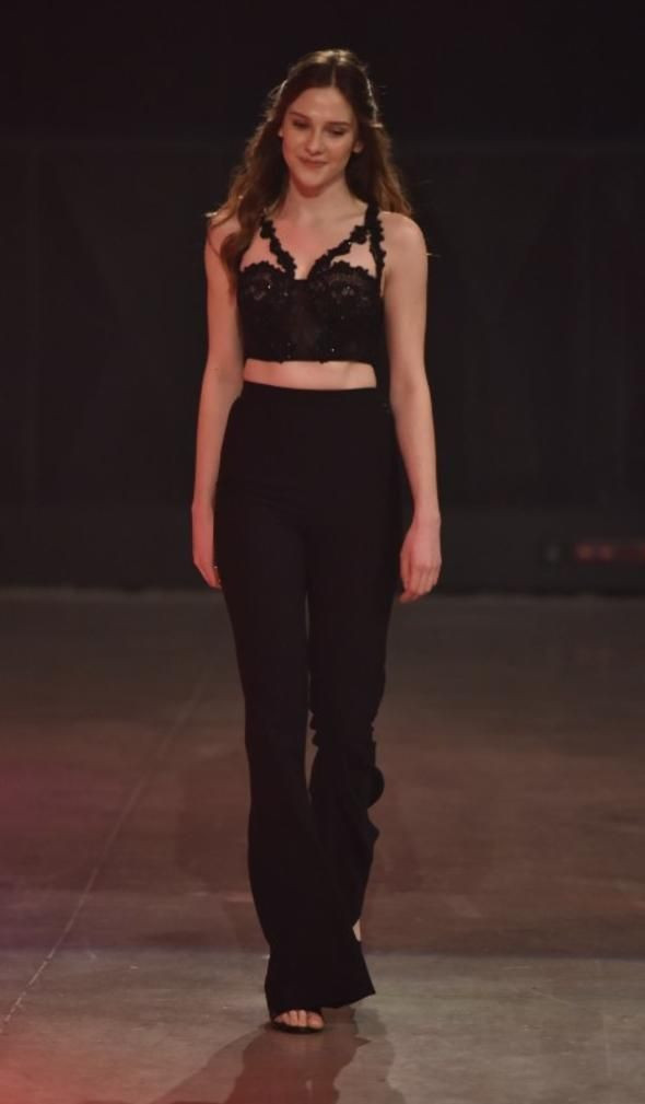 ‘Güçlü kadınlar’ podyumda - Resim : 16