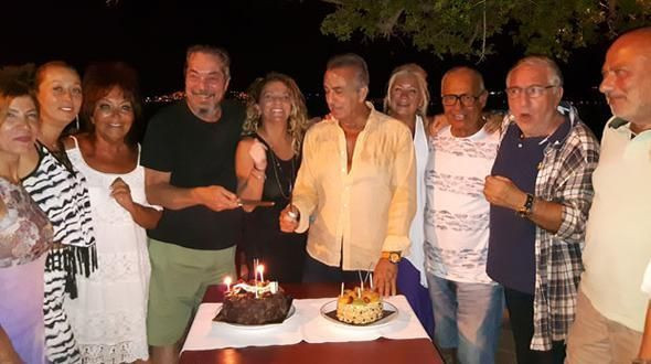 Hababam Sınıfı'nın 'Ahmet'ine sürpriz doğum günü - Resim : 2