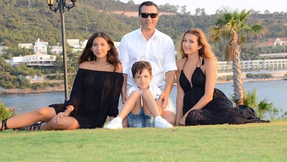 Ünlü şarkıcı vize engeline takıldı