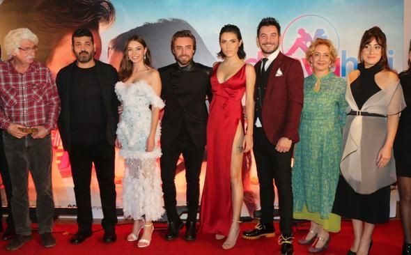 Serenay Aktaş galaya damga vurdu!