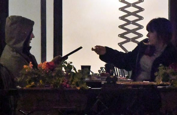 Ünlü çiftin gergin gecesi - Resim : 2