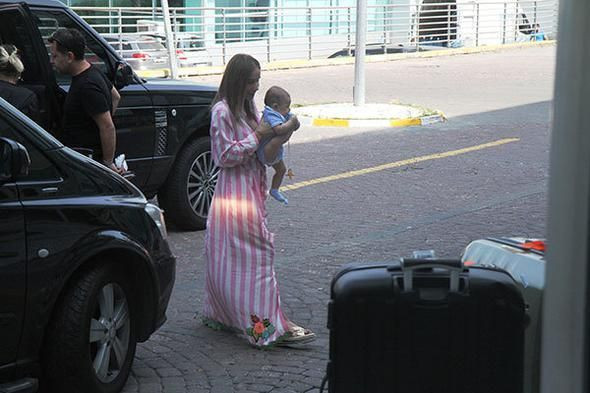 Gülşen Bodrum'a sabahlıkla gitti!