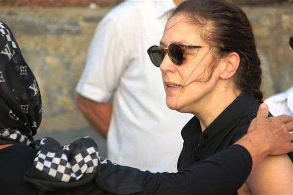 Ünlü oyuncu Salih Kalyon'dan 47 yıllık eşine veda - Resim : 2