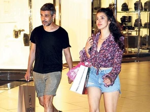 Selin Şekerci ile Caner Cindoruk aşkı bitti mi?