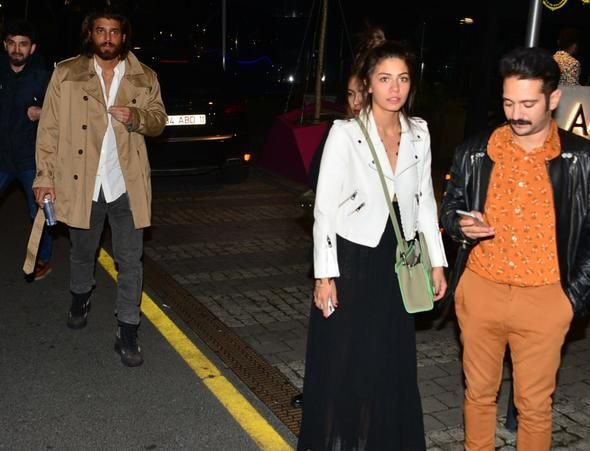 Can Yaman ile Demet Özdemir'in aşkı belgelendi!