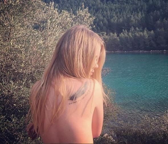 Serel Yereli'nin üstsüz paylaşımına Demet Akalın'dan sert tepki! - Resim : 4