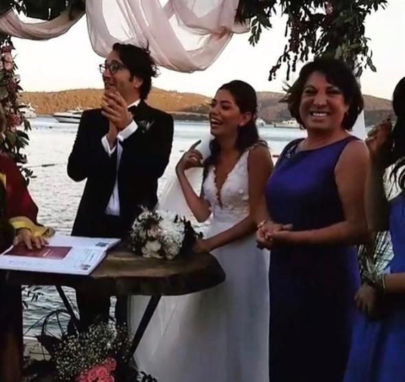 Ünlü oyuncu evlendi! - Resim : 3