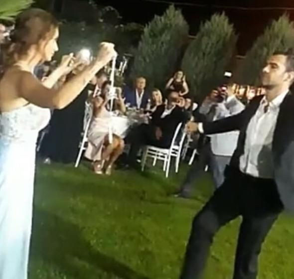 Ünlü oyuncu nişanlandı! - Resim : 3