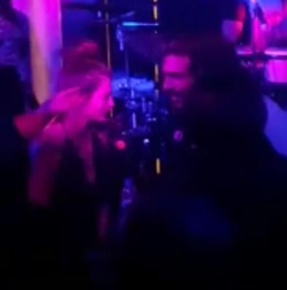 Can Yaman ile Demet Özdemir'in aşkı belgelendi! - Resim : 3