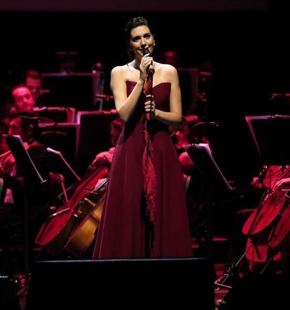 Ünlü oyuncular sahnelere transfer oldu!