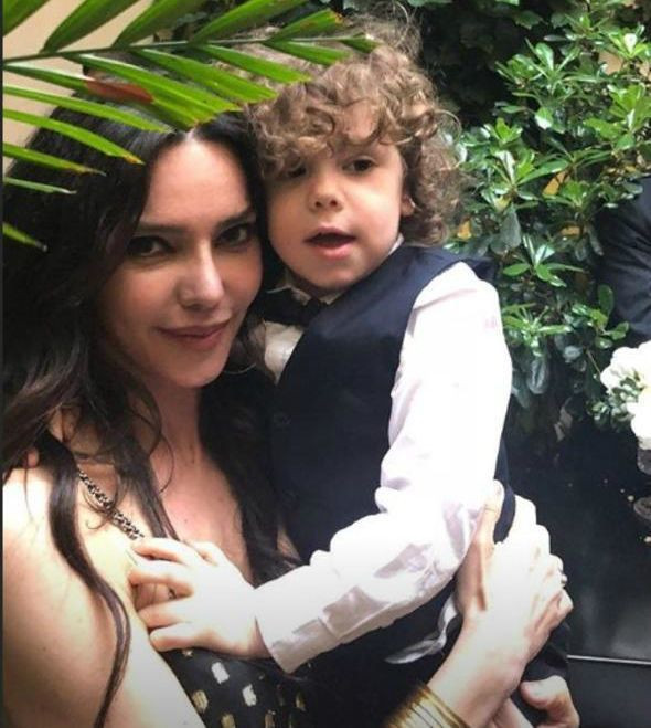 Ayrılsak da beraberiz