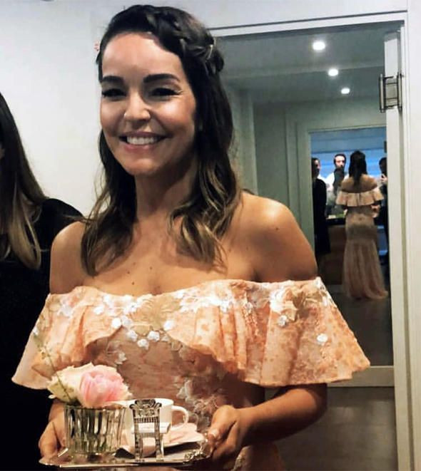 Ünlü şarkıcı nişanlandı! - Resim : 2