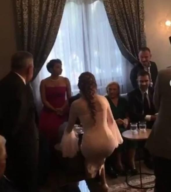 Ünlü oyuncu nişanlandı! - Resim : 4