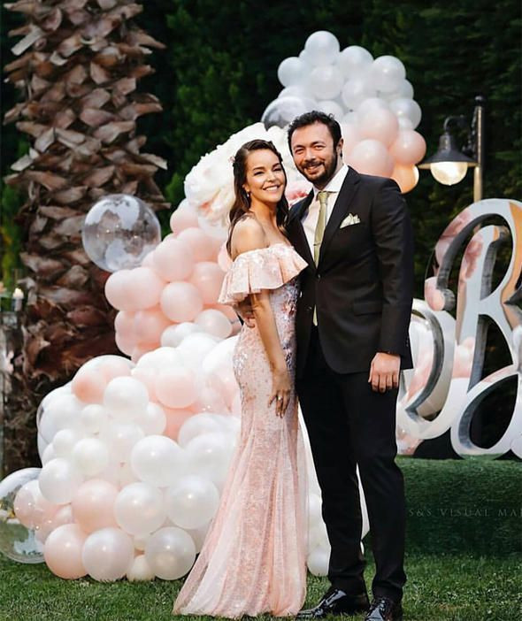 Ünlü şarkıcı nişanlandı! - Resim : 5