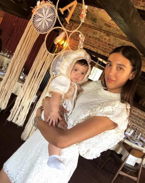 Mevlit elbisesi olay oldu! - Resim : 4