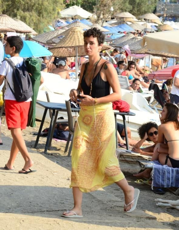 Kuzeninin açıklamalarıyla ilgili soru, ünlü oyuncuyu kızdırdı! - Resim : 3