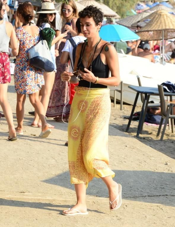 Kuzeninin açıklamalarıyla ilgili soru, ünlü oyuncuyu kızdırdı!