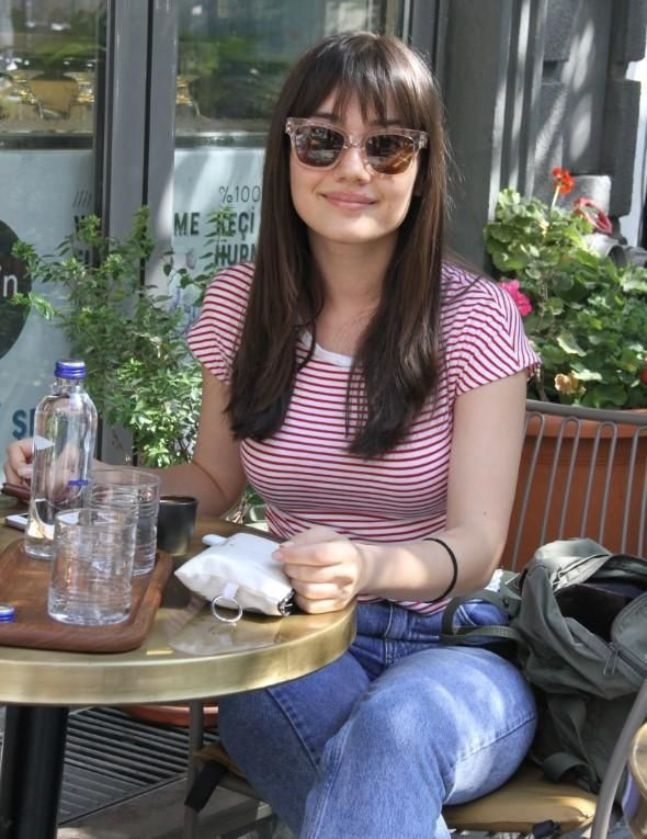 Şevval Sam'a rol arkadaşından destek: 'Maalesef çalışıyoruz evet'