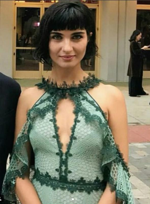 Tuba Büyüküstün geceye damga vurdu! - Resim : 3