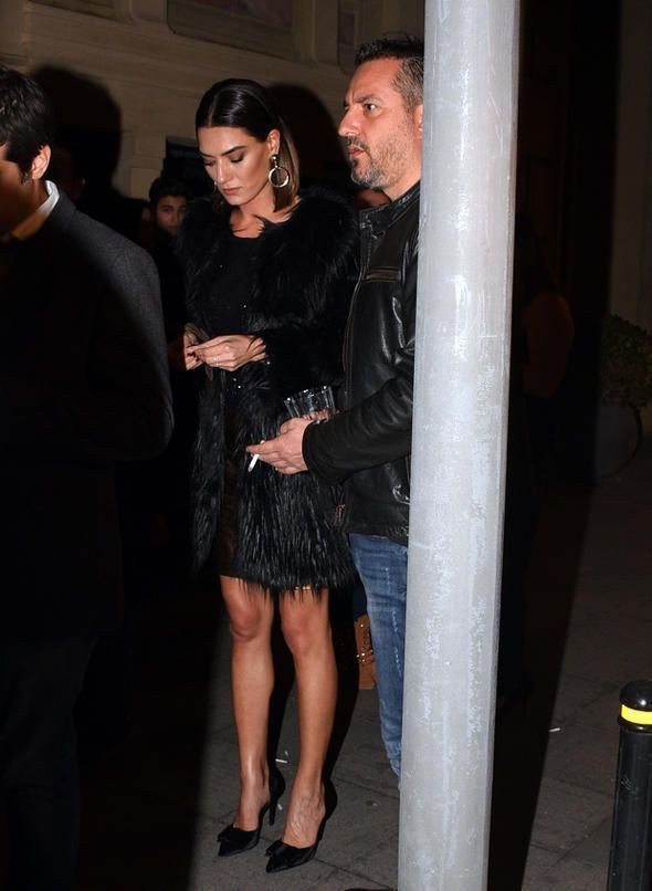 Özge Ulusoy ile Hacı Sabancı pişti oldu! - Resim : 2